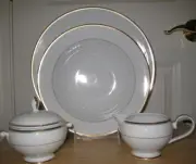 NEW Mikasa Classic Gold L3201 Fine China 5 Pc Serving Set NIB