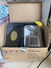 TAO Electronics - 1.5" Digital Picture Keychain - HOLDS 31 PHOTOS - 8MB