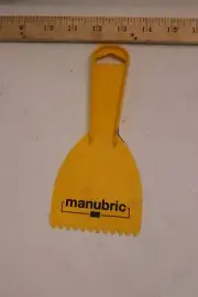 Manubric Putty Knife Yellow Plastic 3/16"