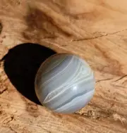 AGATE MARBLE SPHERE, 20MM TAN/BLUE AGATE QUARTZ CRYSTAL, URUGUAY AGATE MARBLE