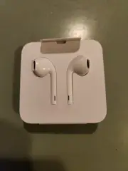 Apple Lightning Earpods with 3.5mm Headphone Adapter OEM Earbuds iPhone. “New”