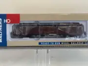 Walthers HO Pullman-Standard 73’ Baggage Car Chicago Great Western