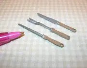 Miniature 3-Piece Carving Set, Hand Painted: DOLLHOUSE Miniatures 1:12 Scale
