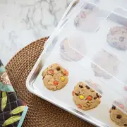 Nordic Ware Natural Aluminum Commercial Baker's Half Sheet with Lid