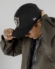 [New Era] New Era Men's Las Vegas Raiders 9Seventy Snapback Cap in Black/Stone One Size Black/Stone