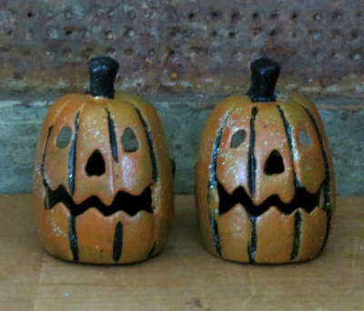 Set of 2 Cast Iron Jack O Lantern Pumpkin Tea Light Candle Holders Halloween