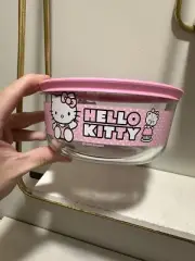 Pyrex Hello Kitty 4-Cup Round Glass Storage Container Pink Airtight Lid, 2-Piece