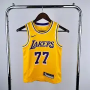 LUKA DONCIC #77 YOUTH XL LA LAKERS & KOBE BRYANT MEDIUM 2 jerseys