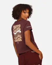 [MITCHELL & NESS] Mitchell & Ness Women's Chicago Bulls Wavey Text Shrunken Baby T-shirt Fudge - Size L L Fudge