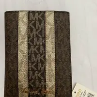 在飛比找PopChill優惠-[二手] MICHAEL KORS 護照皮夾