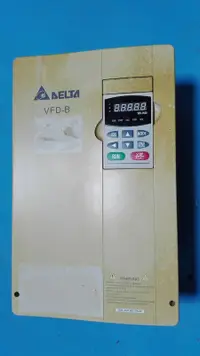 在飛比找露天拍賣優惠-【星月】VFD150B43A 實物拍攝 變頻器 二手