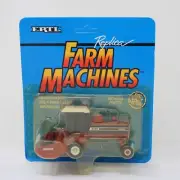 ERTL Hesston 8400 Self-Propelled Windrower Combine, 1/64
