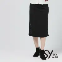在飛比找momo購物網優惠-【SKY YARD】網路獨賣款-網布拼接修身鉛筆及膝裙(黑色