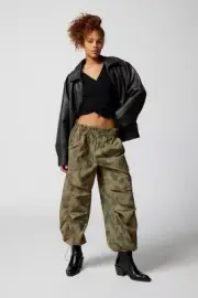 NWT Urban Outfitters UO Sloan Nylon Camo Balloon Pant / Women’s Small