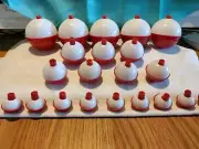 BOBBERS RED AND WHITE ASSORTED SIZES ROUND PLASTIC FLOATS