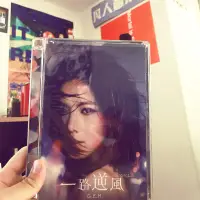 在飛比找蝦皮購物優惠-GEM鄧紫棋一路逆風DVD（外殼微瑕疵但不影響