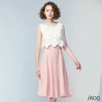 在飛比找momo購物網優惠-【iROO】粉色雪紡白花洋裝
