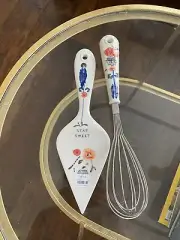 Anthropologie Wisk & Server HANDPAINTED LUCERNE Pie Flowers Sweet Blue Coral