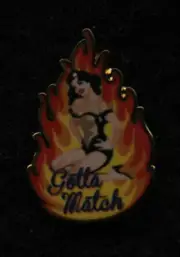 GOTTA MATCH NOSE ART HAT LAPEL PIN UP TIE TAC AVIATION PILOT CREW GIFT WOW