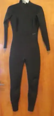Brand New w. Tags Xcel Axis 4/3 mm Wetsuit Womens Back Zip Fullsuit Black Sz 8T