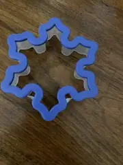 Snowflake Shaped Cookie Cutter-Soft Touch-4" Diameter-NWT