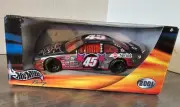 Hot Wheels NASCAR Racing Kyle Petty #45 Brawny 1:24