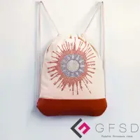 在飛比找momo購物網優惠-【GFSD璀璨水鑽精品】台灣萬歲(台灣國旗旅行抽繩束口後背包