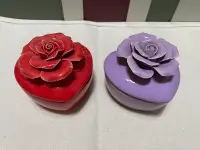 在飛比找Yahoo!奇摩拍賣優惠-玫瑰花置物盒 點心盒 瓷盤組 點心盤 餅乾盤 擺飾 小盅 置