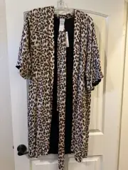 NWT Chico’s Leopard Print And Black Reversible Print Ruana w/Tie Belt, Sz S/M