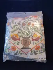 Smithsonian Tottenville Needlepoint Kit 1830s Rising Sun Quilt Betsy Totten D18