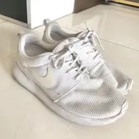 在飛比找蝦皮購物優惠-Nike Roshe Run One 輕量 全白運動鞋 二手