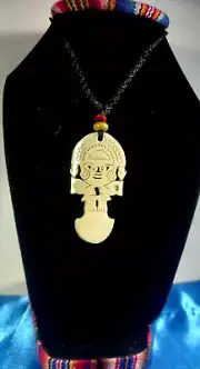 Peruvian necklace hand carved design tumi Andean community