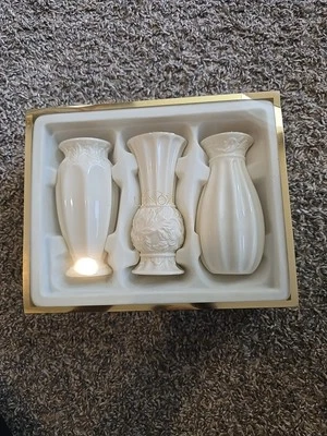 LENOX CLASSIC SET OF 3 CARVED BUD VASES CREAM COLOR & GOLD TRIM 5" TALL