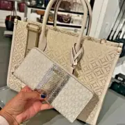 Michael Kors Mirella MD East West Tote Bag +Continental Long Wallet(Light Cream)