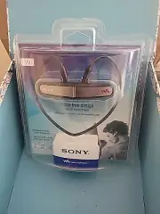 New Sealed Sony Walkman NWZ-W202 Black 2 GB Digital Media Player 2009