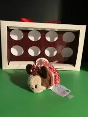 Tsum Minnie Mouse Valentines Disney Plush Chocolate Heart Candy Box 2016
