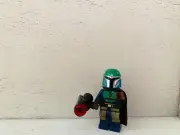 Green helmet Mandalorian Lego mini figure