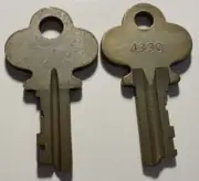 2 EXCELSIOR # 4330 SUITCASE TRUNK BRIEFCASE LUGGAGE KEYS