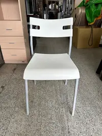 在飛比找Yahoo!奇摩拍賣優惠-香榭二手家具*IKEA 絕版品 白色塑膠餐椅-吃飯椅-簡餐椅