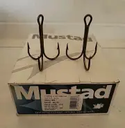 MUSTAD 3551-BR-8/0 CLASSIC SALTWATER TREBLE HOOK-BRONZE-25PCS