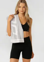 [Lorna Jane] Icon Sweat Towel in Grey One Size Grey Marl