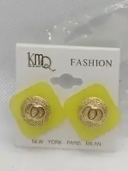 New 1980's Frosted Yellow Lucite Gold Plate DBL Ring Medallion Clip On Earrings