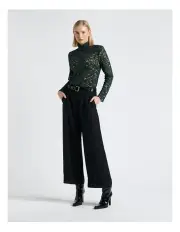 [Cue] European Flocked Lace Long Sleeve Top in Green