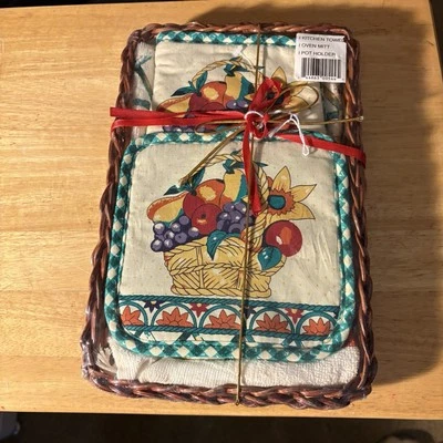 VINTAGE WICKER BASKET WITH KITCHEN TOWEL/OVEN MIT/POT HOLDER