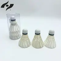 在飛比找PChome24h購物優惠-【禾亦】3入羽毛球 耐打 標準練習用 鴨毛製成