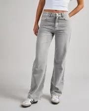[DESU] DESU Women's Rocker Straight Leg Jeans in Blasted Grey Size 4 4 Blasted Grey