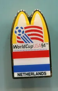 在飛比找Yahoo!奇摩拍賣優惠-1994年 美國 世界杯足球 FIFA 章 徽章 麥當勞 荷