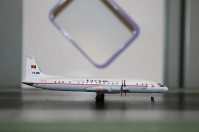 Aeroclassics 1:400 TAROM Ilyushin IL-18 YR-IML (AC411095) Die-Cast Model Plane