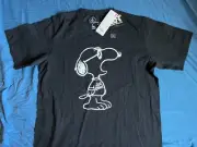 Uniqlo x Kaws Snoopy Peanuts Tee shirt medium