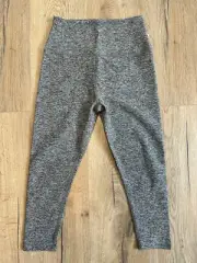 Beyond Yoga NEW Spacedye Walk And Talk High Waisted Capri Legging | Gray SD3106